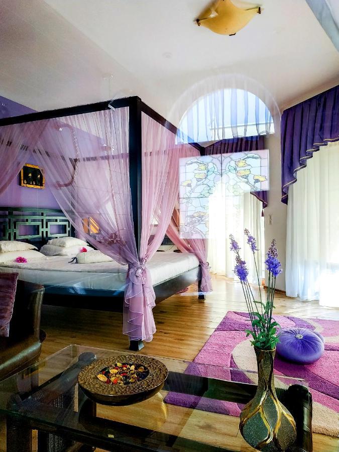 Familly Art Hotel Nirvana Shumen Exterior foto
