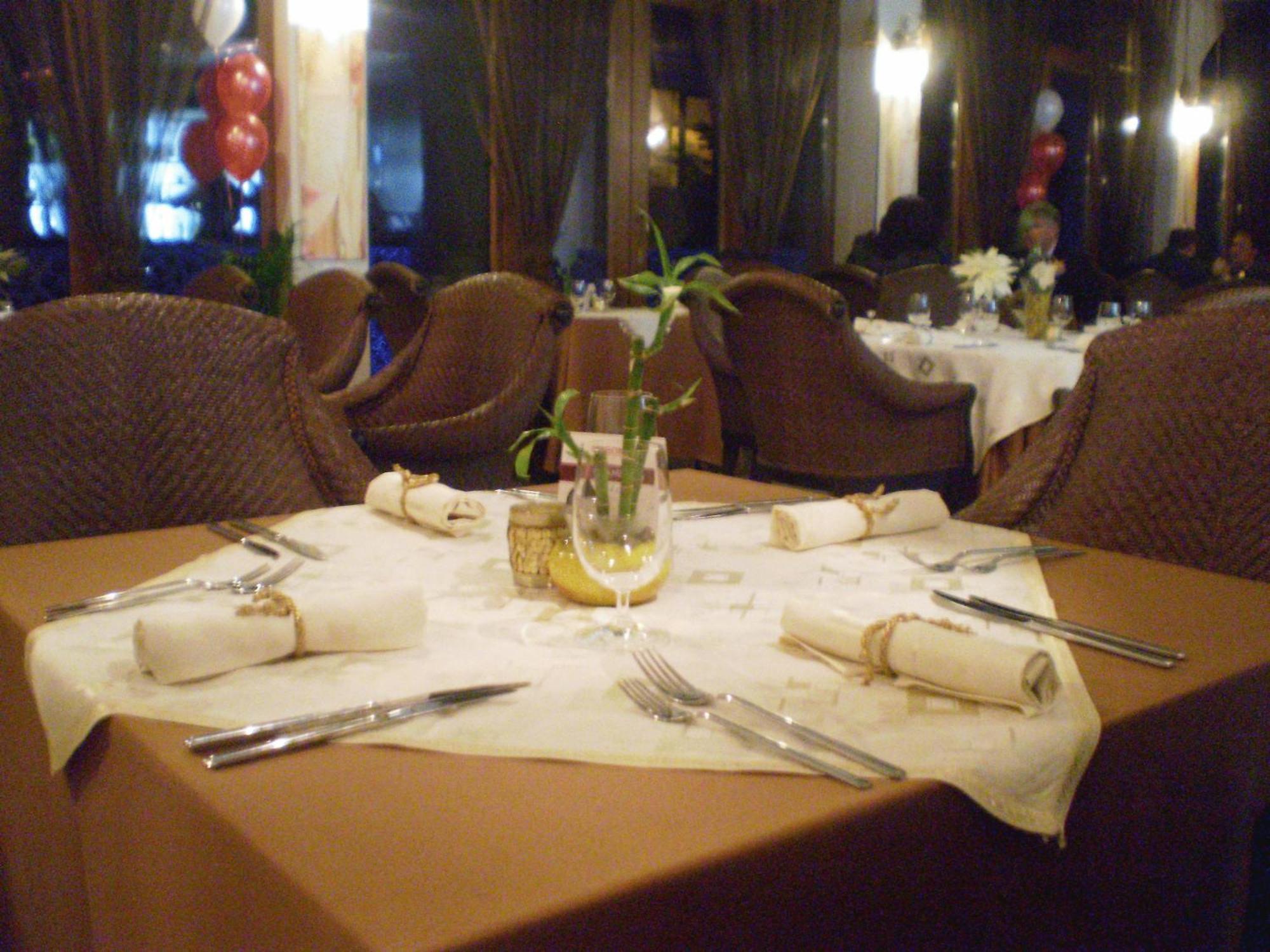 Familly Art Hotel Nirvana Shumen Exterior foto