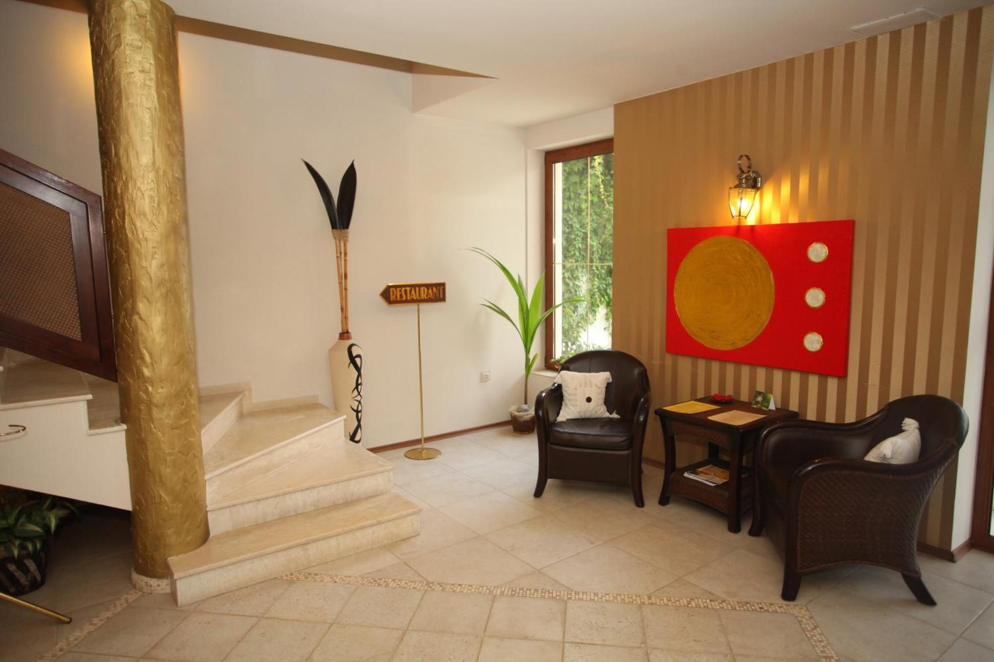 Familly Art Hotel Nirvana Shumen Exterior foto