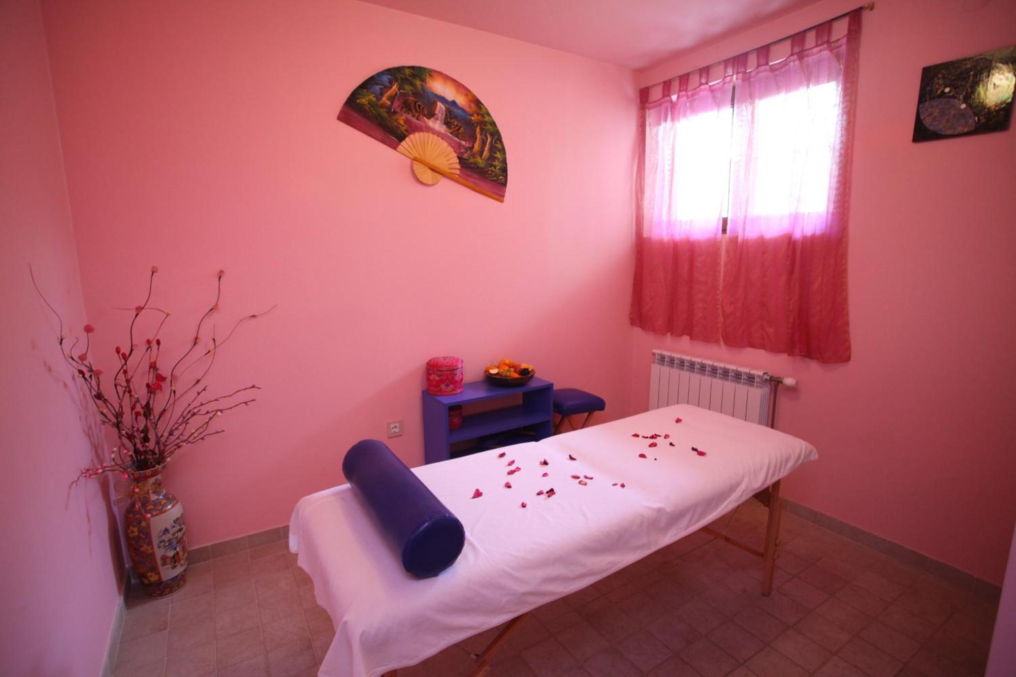 Familly Art Hotel Nirvana Shumen Exterior foto
