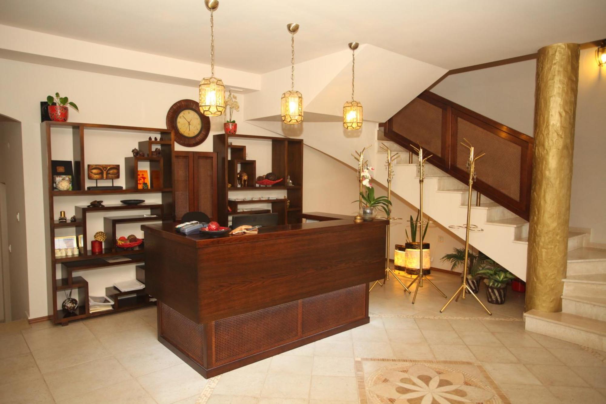 Familly Art Hotel Nirvana Shumen Exterior foto