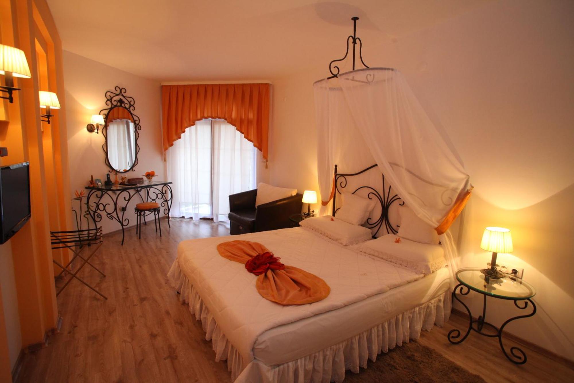 Familly Art Hotel Nirvana Shumen Exterior foto