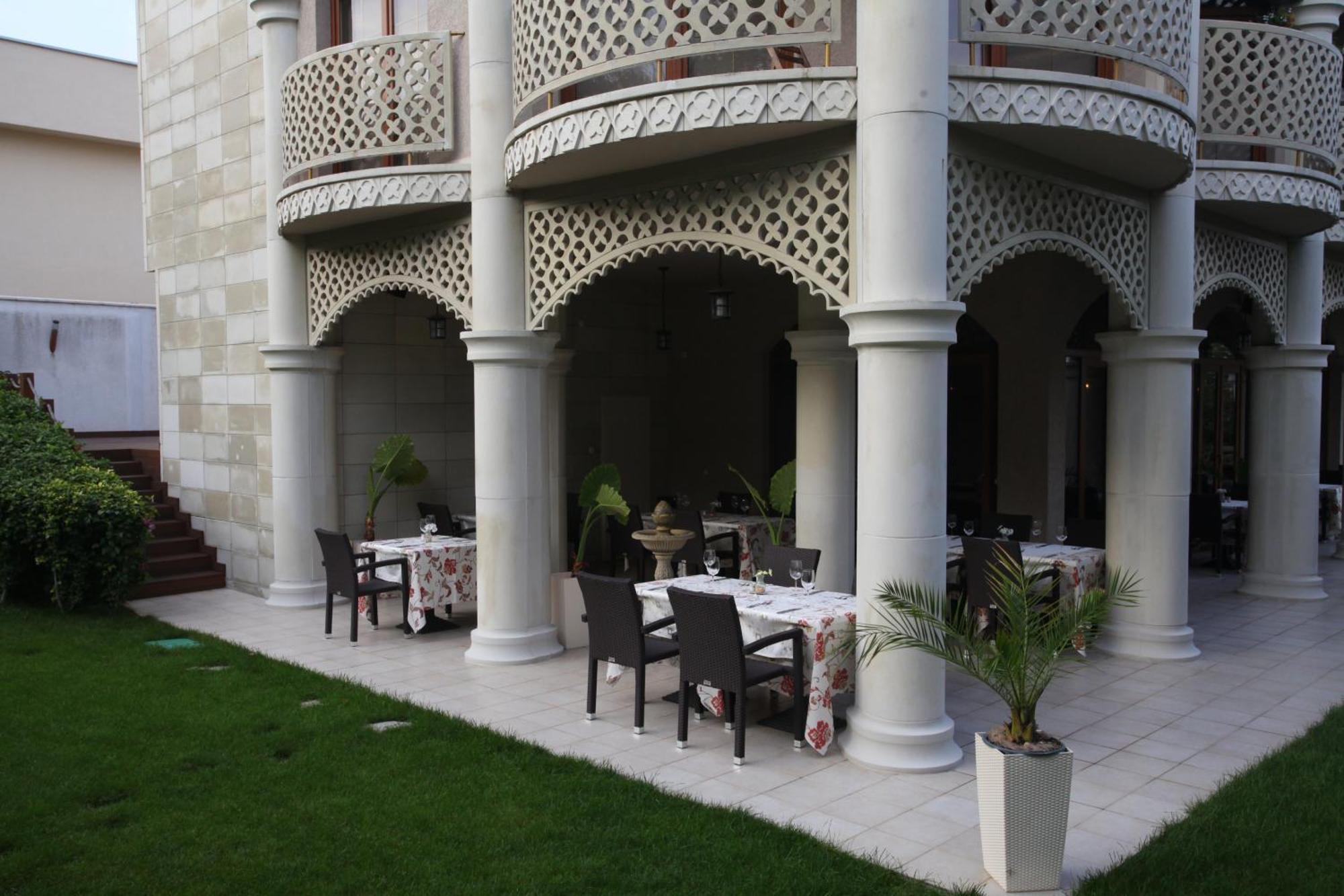 Familly Art Hotel Nirvana Shumen Exterior foto