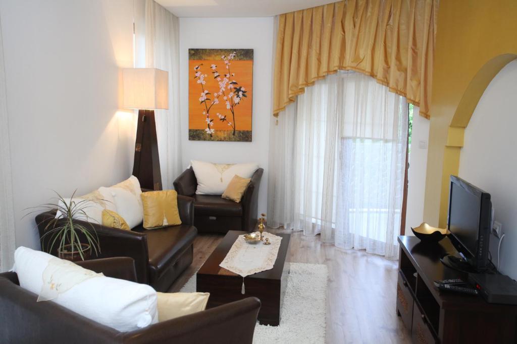 Familly Art Hotel Nirvana Shumen Habitación foto