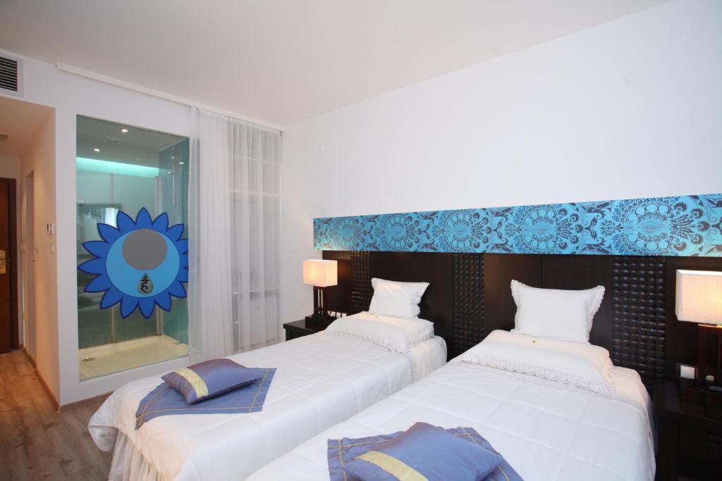 Familly Art Hotel Nirvana Shumen Habitación foto