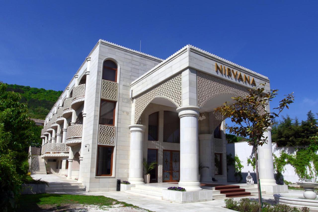 Familly Art Hotel Nirvana Shumen Exterior foto