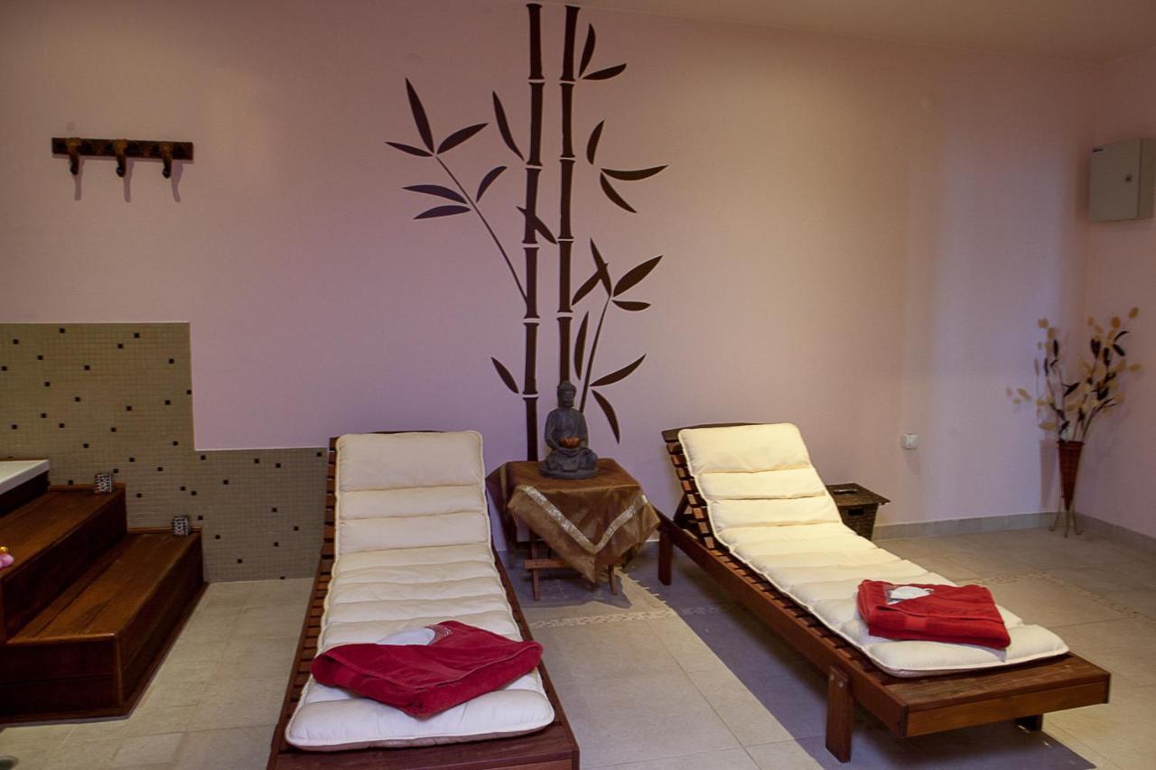 Familly Art Hotel Nirvana Shumen Exterior foto